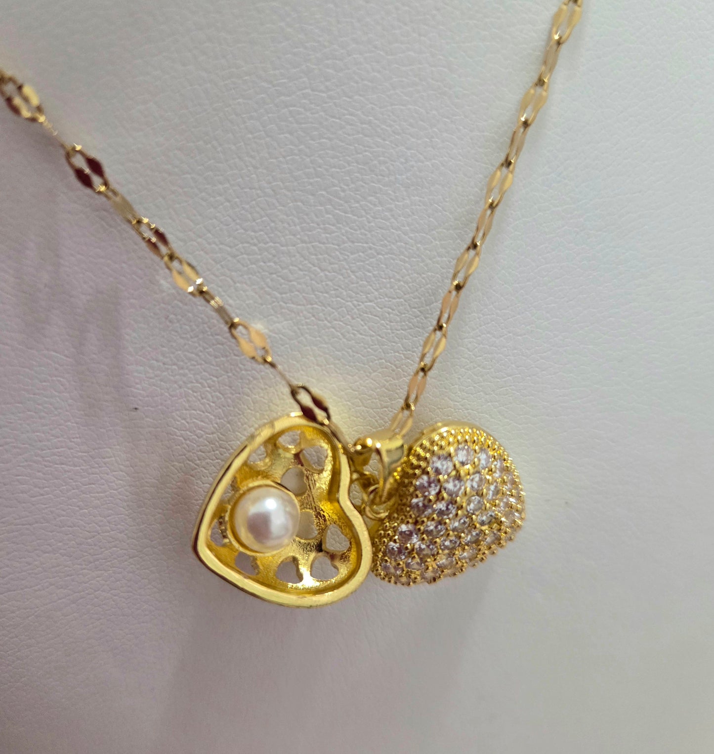 Collar y Corazon con Perla en Dorado
