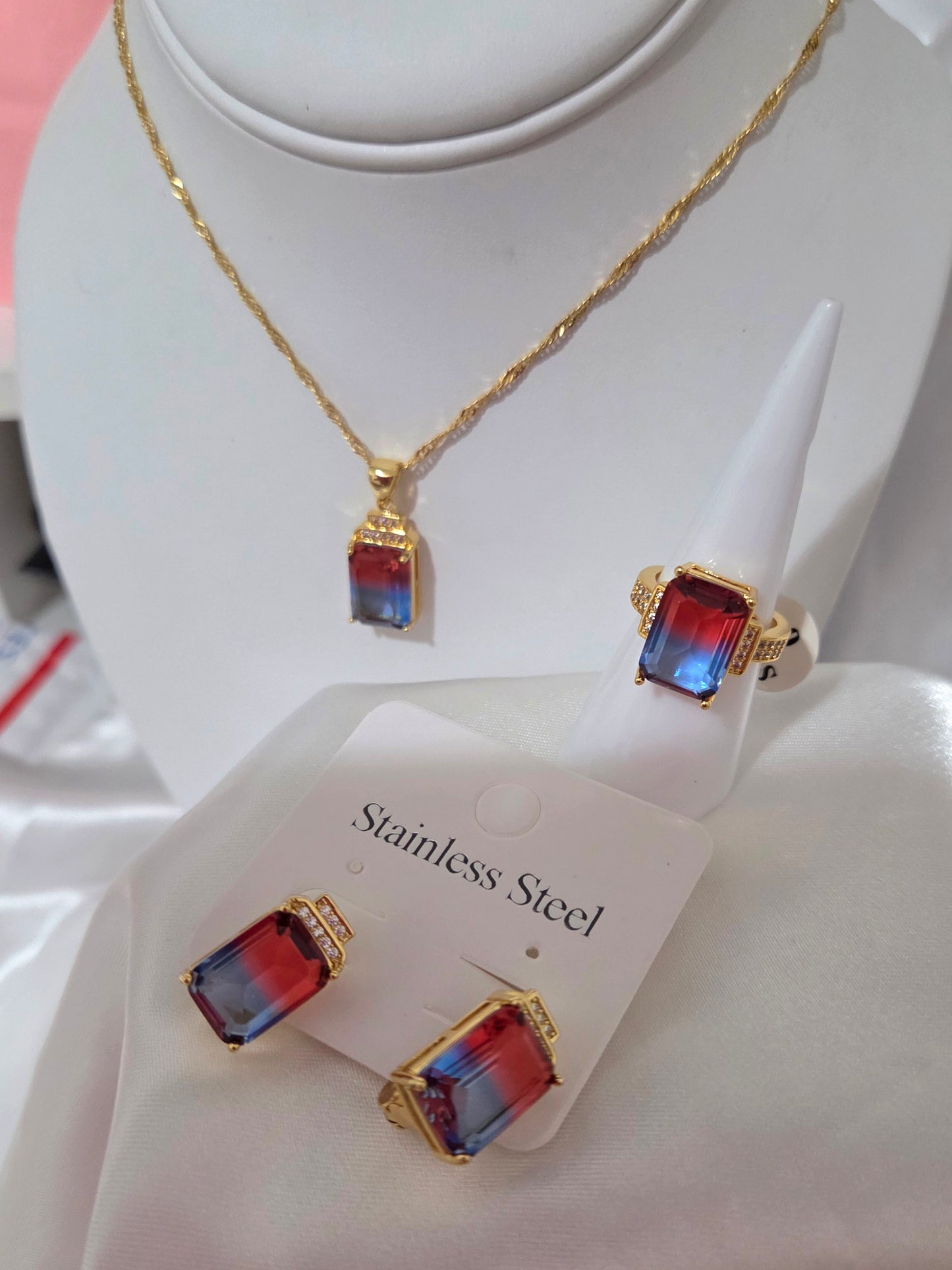 Multicolor Necklace Set