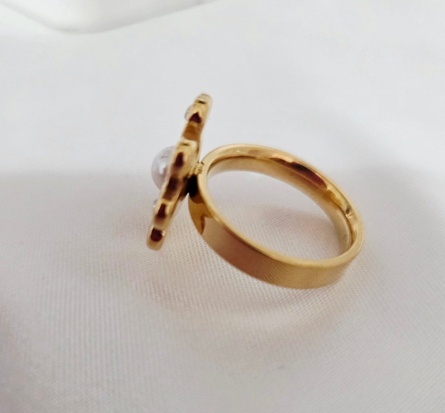 18K Gold Plated Pearl Floral Ring