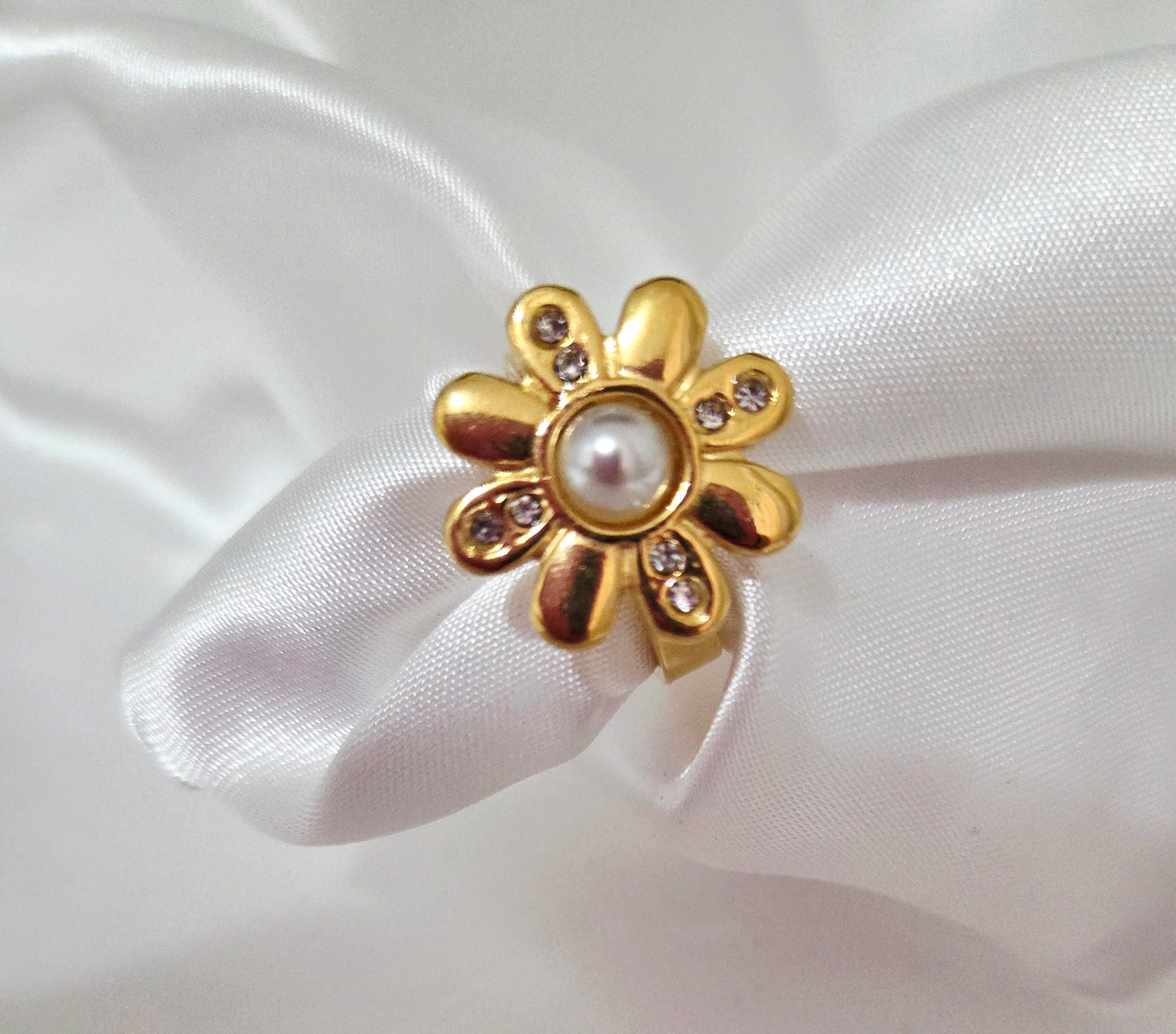 18K Gold Plated Pearl Floral Ring