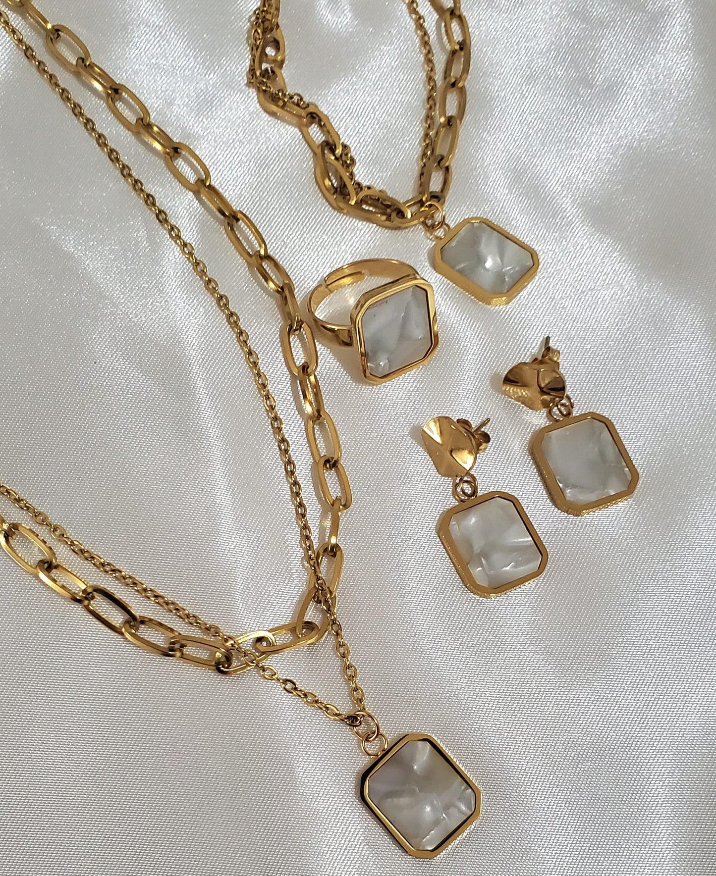 Set de Collar Blanco Nacar