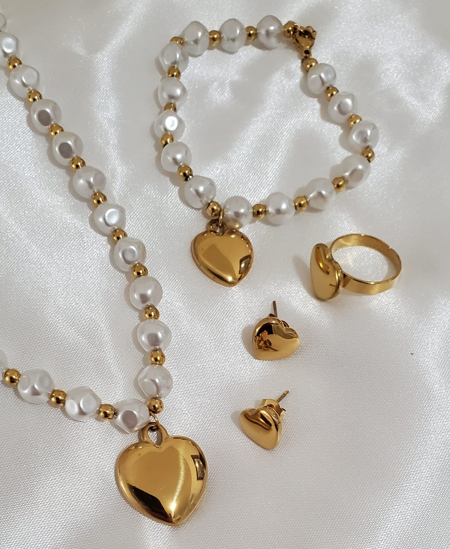 Set de Collar Perla Corazón Dorado