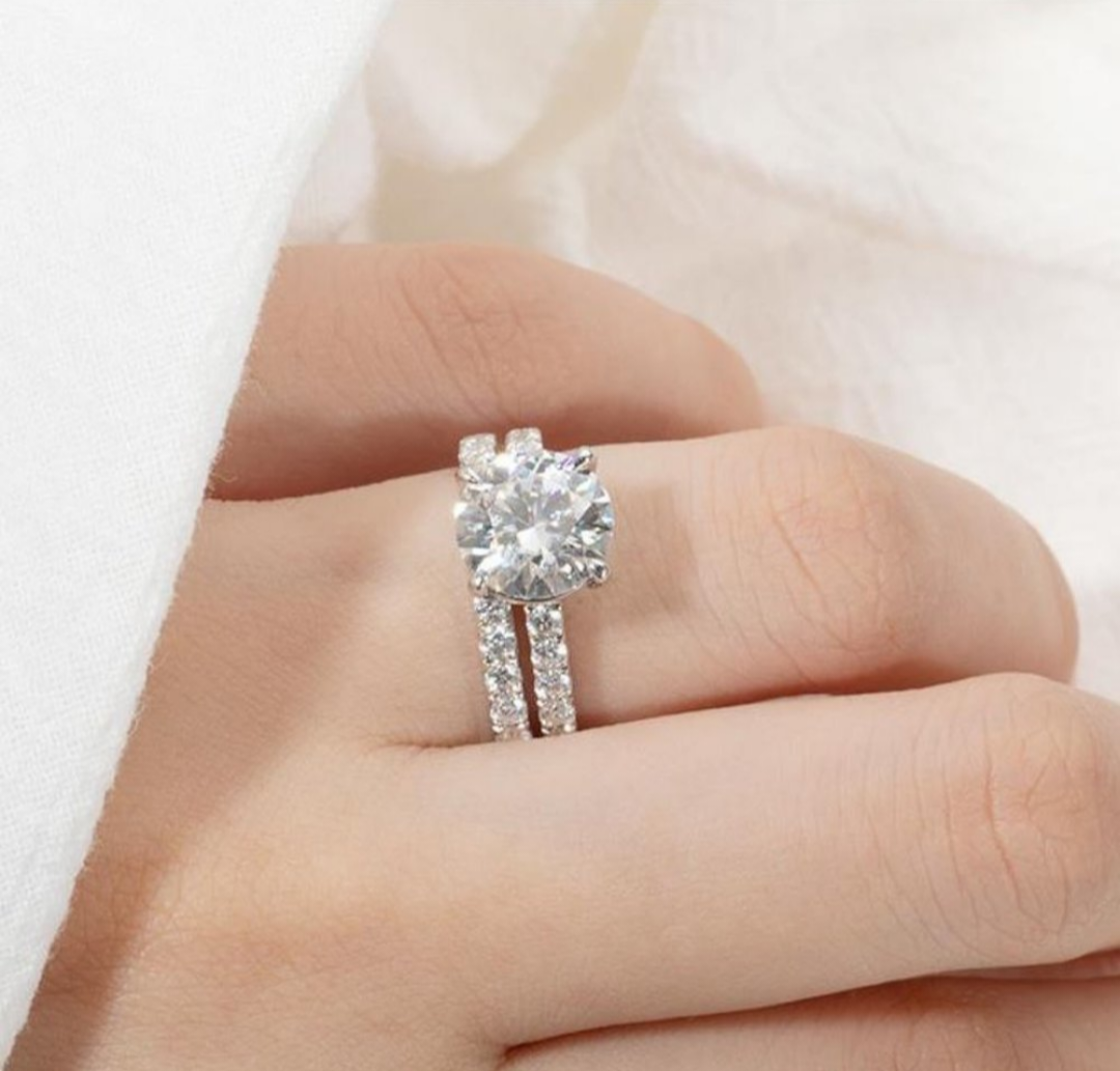 Certified Moissanite 4.14 Bridal Rings Set