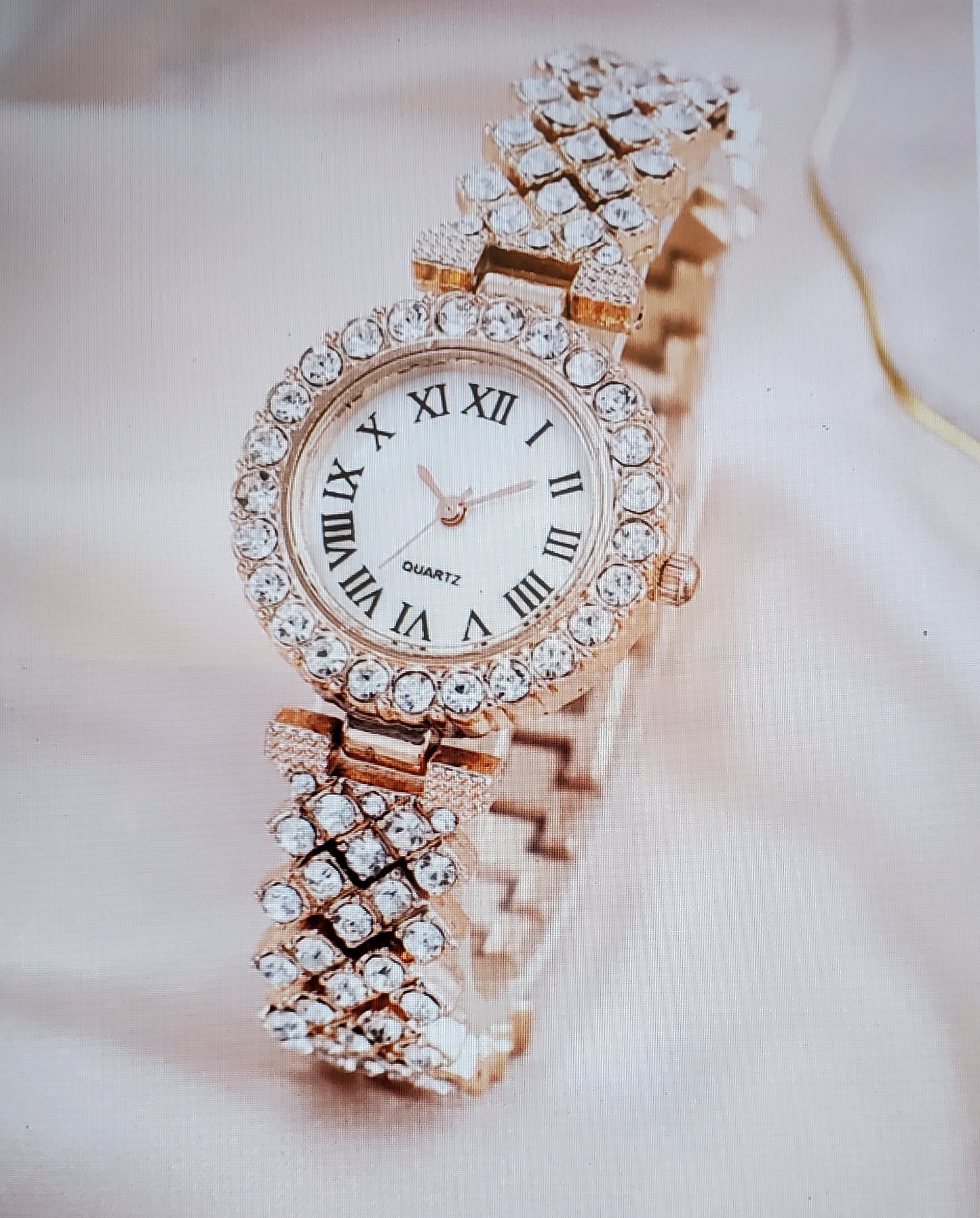 Rose Gold Quartz & Bracelets Round Dial Quartz Watch