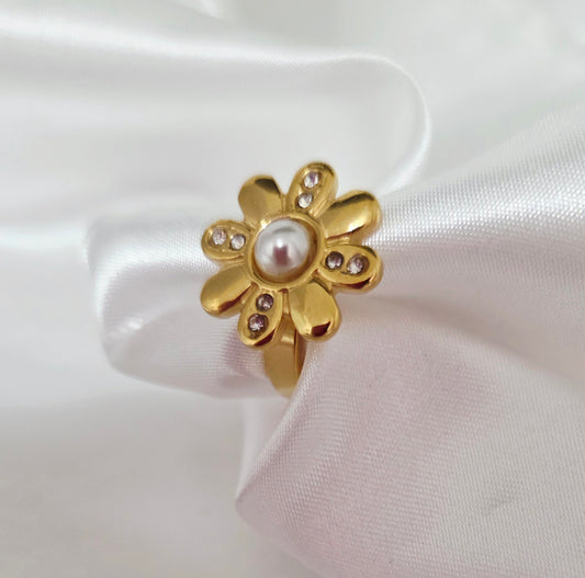 18K Gold Plated Pearl Floral Ring