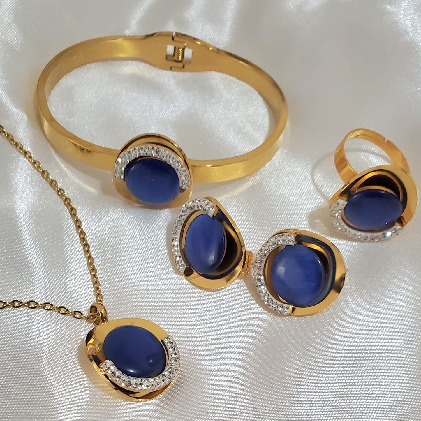 Set de Collar  Azul añil  Dorado