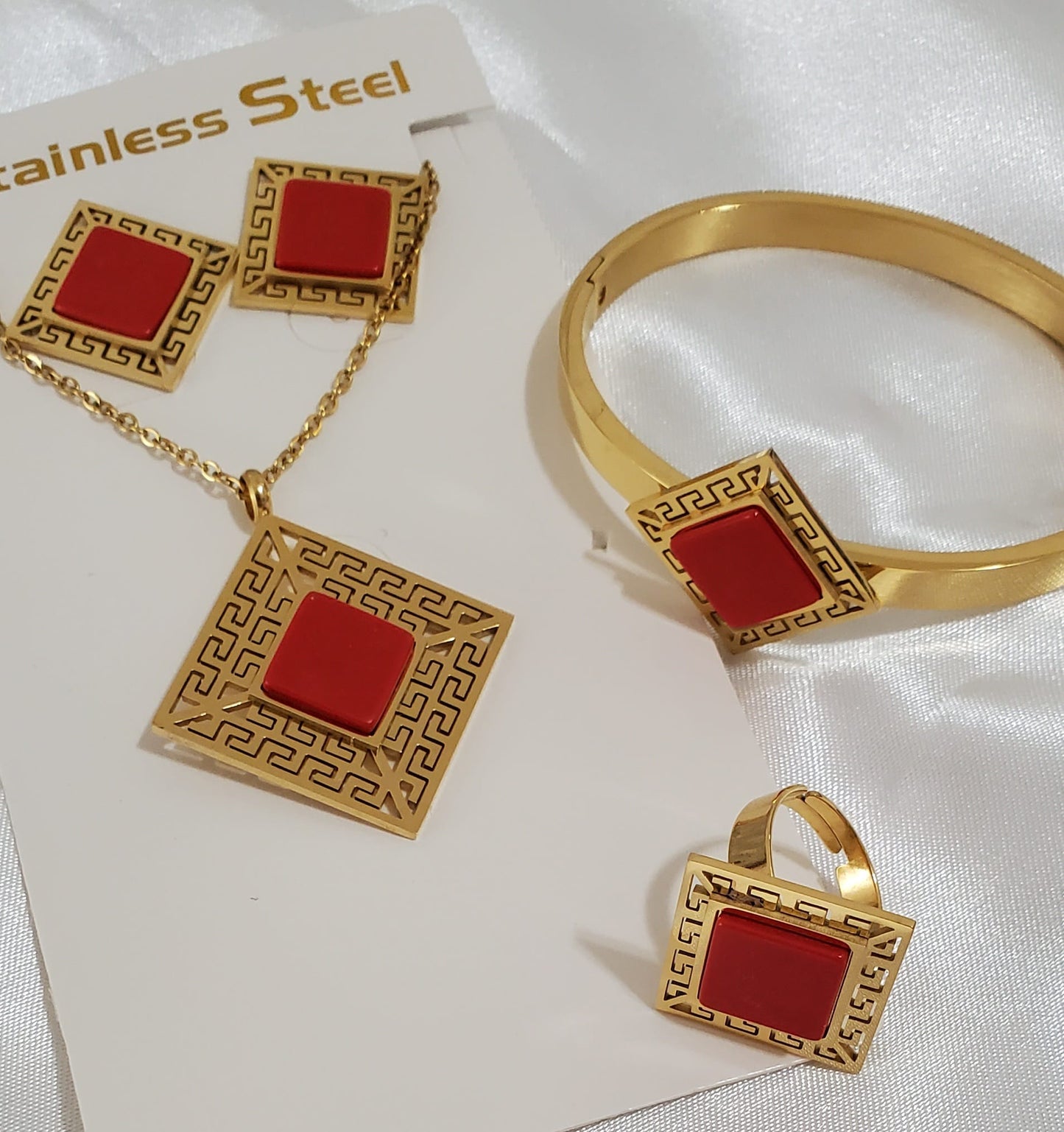 Set de Collar Rojo y Dorado