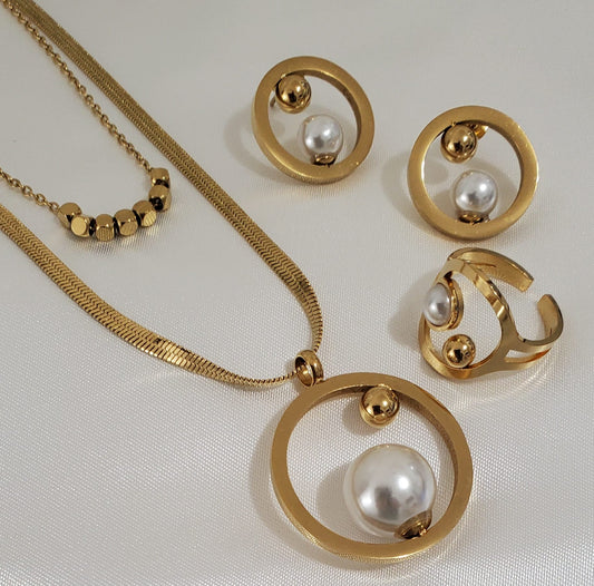 White  Pearl Circle Necklace Set