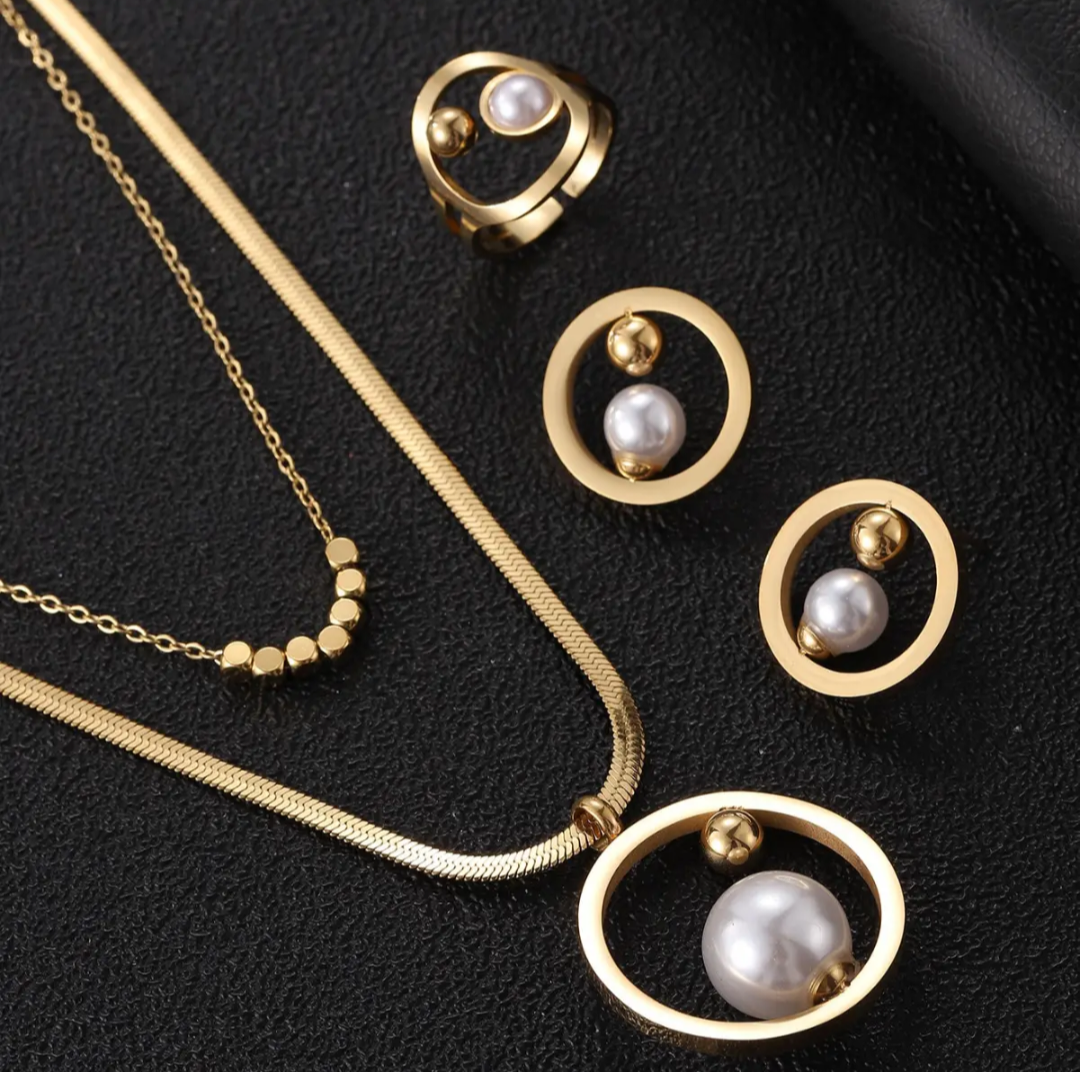 Vintage 18K Gold Plated Blade Chain Ring & Pearl Necklace Jewelry Set