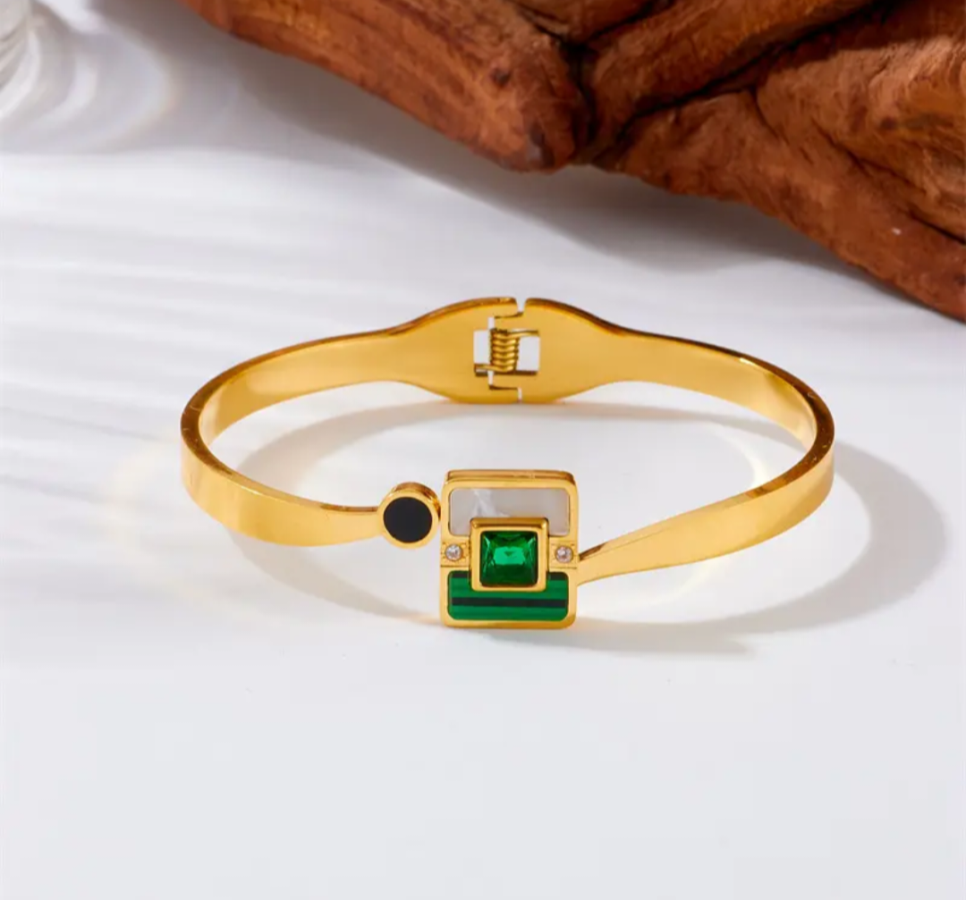 18K Gold Plated Stainless Steel Bracelet – Green & White Beads