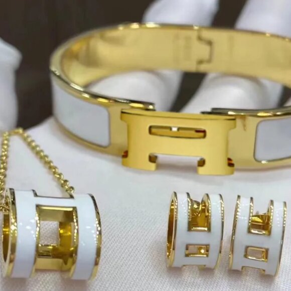 18K H White Enamel and Gold H Clic Jewelry Set