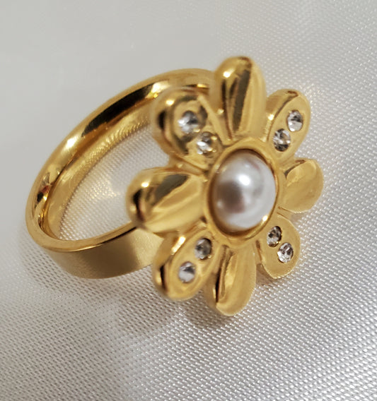 Valeri Flower Pearl Ring Size 8